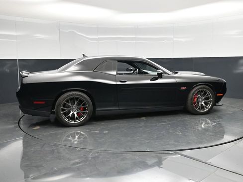 Used 2016 Dodge Challenger SRT w/ Technology Group RWD image 4