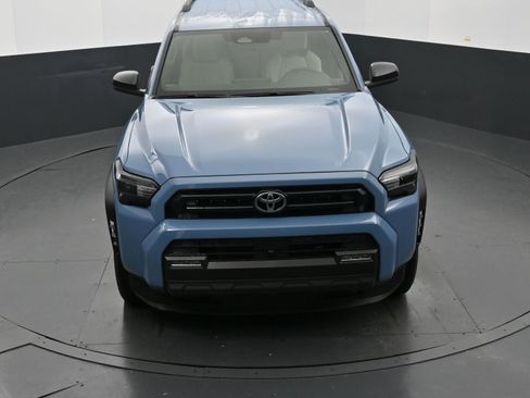 Used 2025 Toyota 4Runner SR5 AWD/4WD image 35