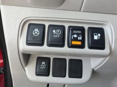 Used 2015 Nissan Leaf SV w/ LED & Quick Charge Package image 12