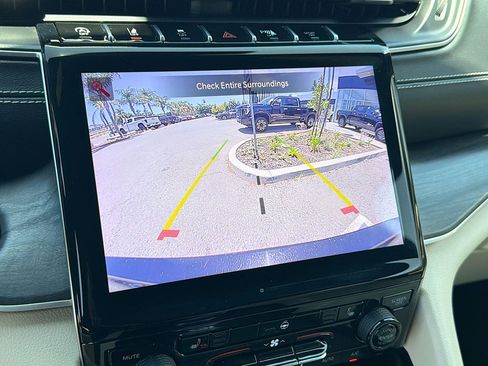Used 2023 Jeep Grand Cherokee L Limited RWD image 14