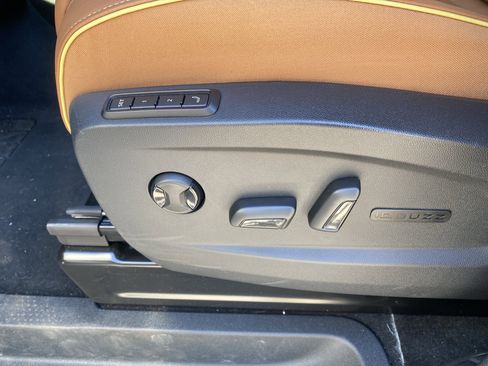 New 2025 Volkswagen ID. Buzz Pro S image 10