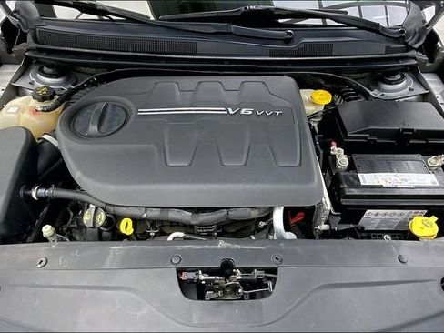 Used 2015 Chrysler 200 S w/ Navigation & Sound Group I image 28