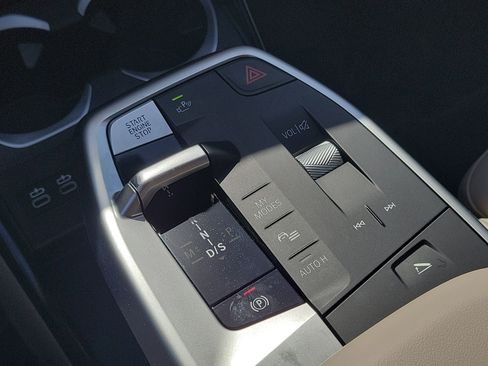 Used 2025 BMW X1 xDrive28i w/ M Sport Package image 27