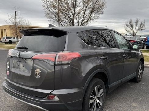 Used 2018 Toyota RAV4 XLE image 6