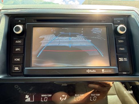 Used 2014 Toyota Sequoia Limited AWD/4WD image 21