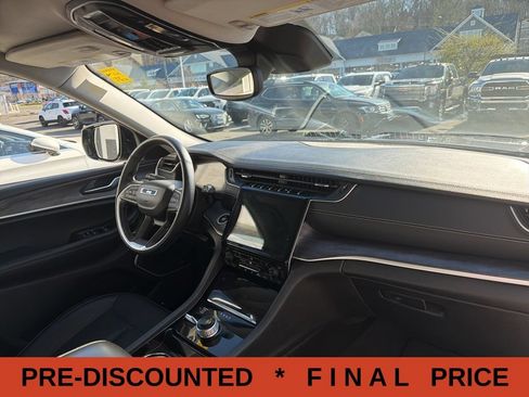 Used 2022 Jeep Grand Cherokee L Limited AWD/4WD image 35