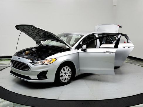 Used 2019 Ford Fusion S image 9