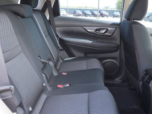 Used 2018 Nissan Rogue S AWD/4WD image 16