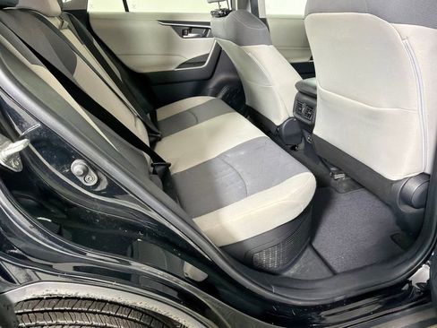 Used 2020 Toyota RAV4 XLE AWD/4WD image 15