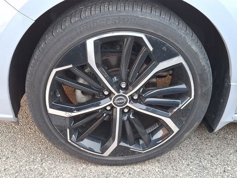 Used 2023 Nissan Altima 2.5 SR image 2