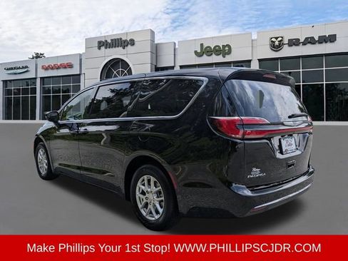 Certified 2026 Chrysler Pacifica Select FWD image 5