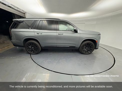 Used 2023 Cadillac Escalade Sport Platinum w/ LPO, ONYX Package image 7