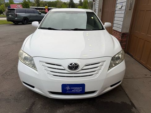 Used 2009 Toyota Camry LE FWD image 8