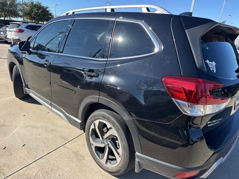 Used 2022 Subaru Forester Touring image 4