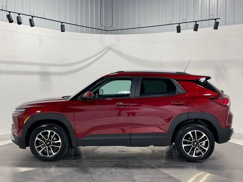 Used 2024 Chevrolet TrailBlazer LT w/ Driver Confidence Package AWD/4WD image 14