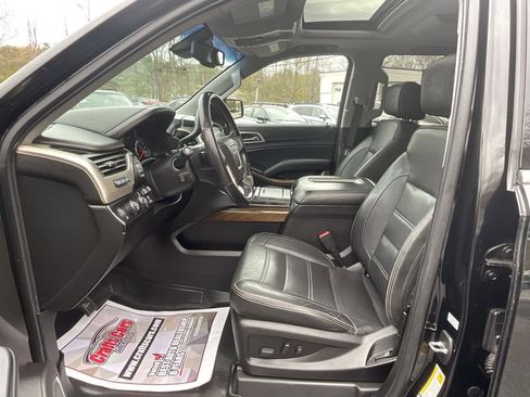 Used 2019 GMC Yukon Denali w/ Denali Ultimate Black Edition AWD/4WD image 10
