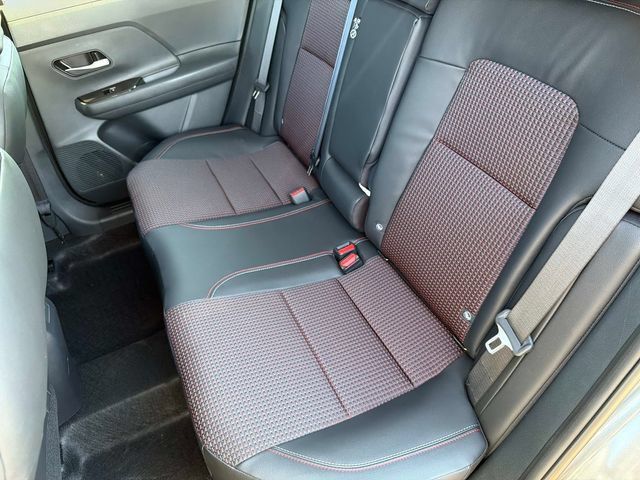 New 2026 Nissan Kicks SR w/ Cold Weather Package AWD/4WD image 15