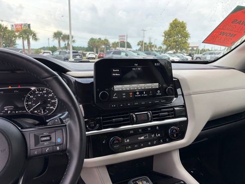 Certified 2025 Nissan Pathfinder SL AWD/4WD image 21