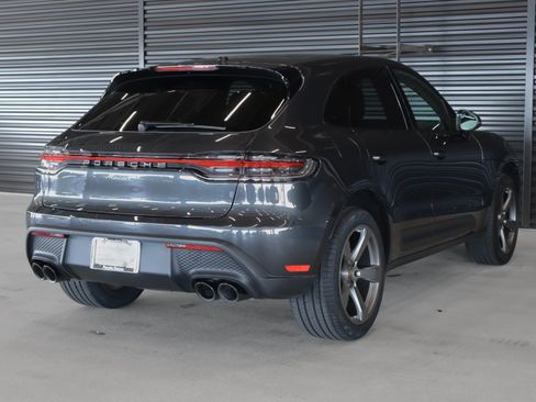 Certified 2025 Porsche Macan AWD/4WD image 9