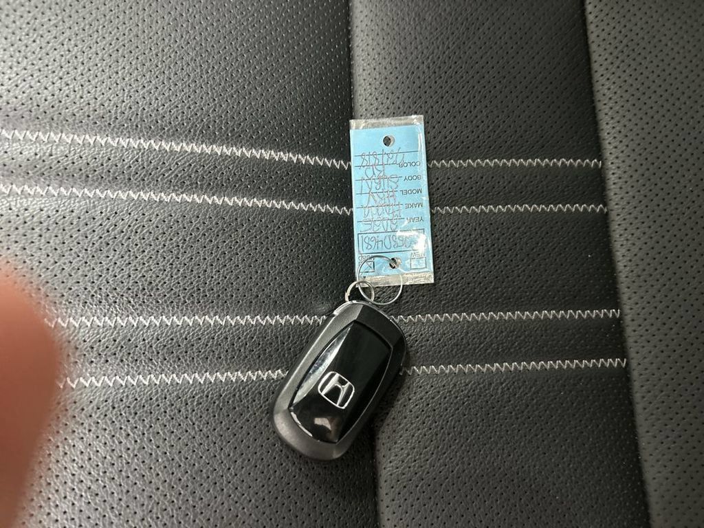 Used 2025 Honda HR-V EX-L image 12