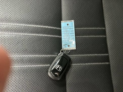 Used 2025 Honda HR-V EX-L image 12