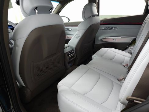 Used 2026 Genesis GV70 2.5T Advanced AWD/4WD image 28