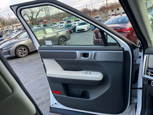 Used 2025 Hyundai Santa Fe SEL image 18