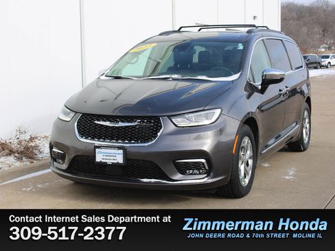 Used 2023 Chrysler Pacifica Limited image 27