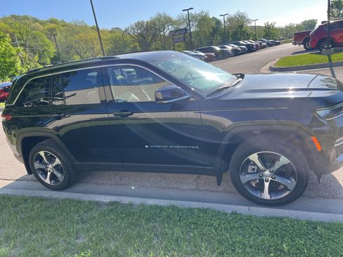 Used 2023 Jeep Grand Cherokee 4WD 4xe w/ Luxury Tech Group II image 4