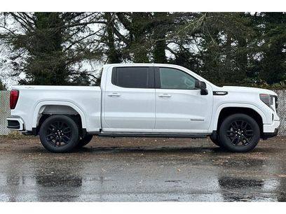 New 2026 GMC Sierra 1500 Elevation w/ LPO, Elevation Black Package