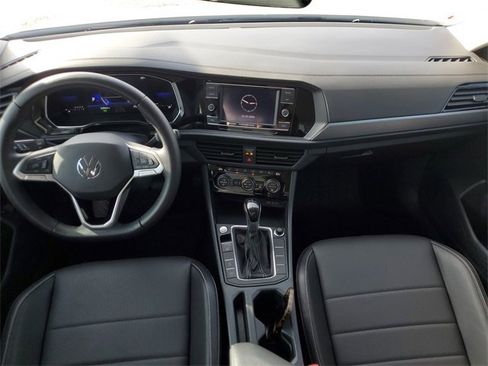Certified 2023 Volkswagen Jetta SE image 15
