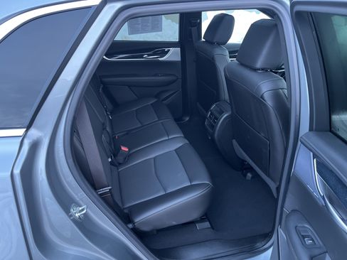 Used 2025 Cadillac XT5 Premium Luxury image 15