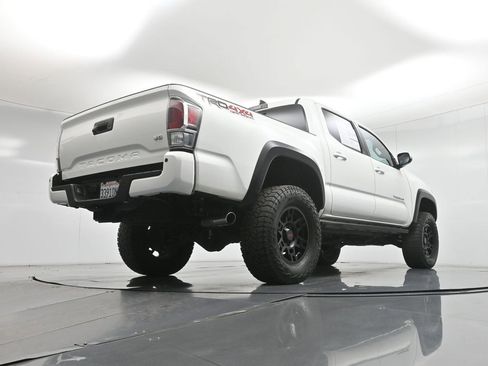 Used 2022 Toyota Tacoma TRD Off-Road w/ Technology Package AWD/4WD image 46