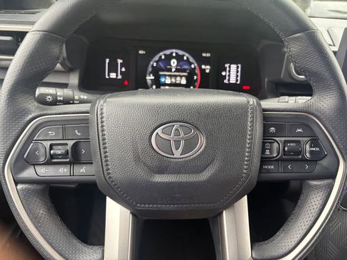 Used 2025 Toyota 4Runner SR5 image 25