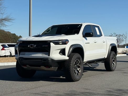 Used 2023 Chevrolet Colorado ZR2 w/ ZR2 Convenience Package III image 2