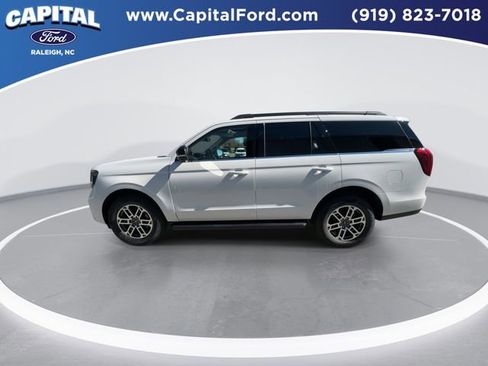 New 2026 Ford Expedition Active image 5