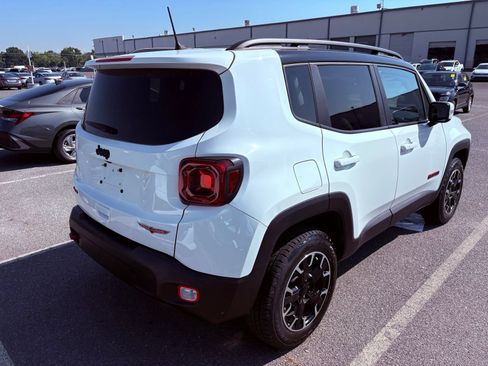 Used 2023 Jeep Renegade Trailhawk w/ Sun/Sound Group AWD/4WD image 5