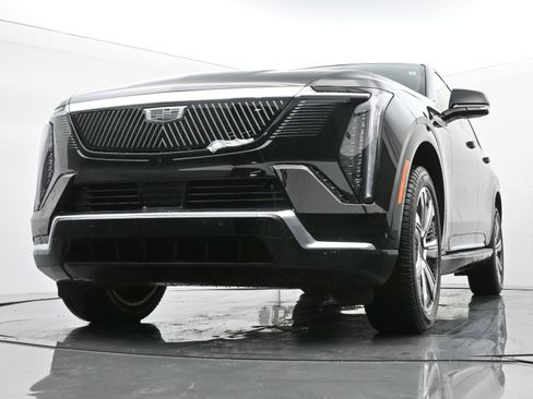 New 2025 Cadillac Escalade IQ Luxury 2 image 15