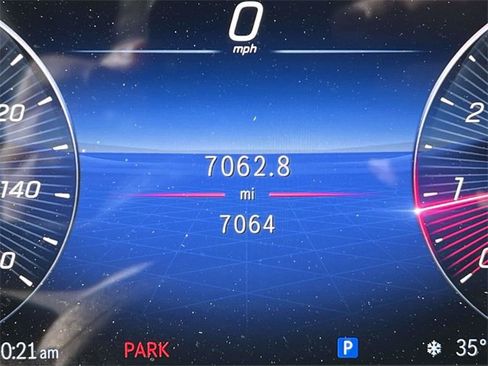 Used 2025 Mercedes-Benz GLA 250 4MATIC image 26