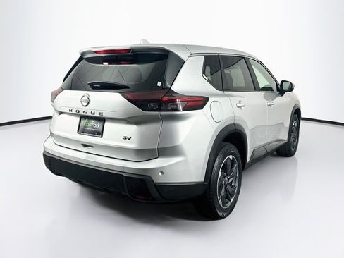 Used 2024 Nissan Rogue SV FWD image 9