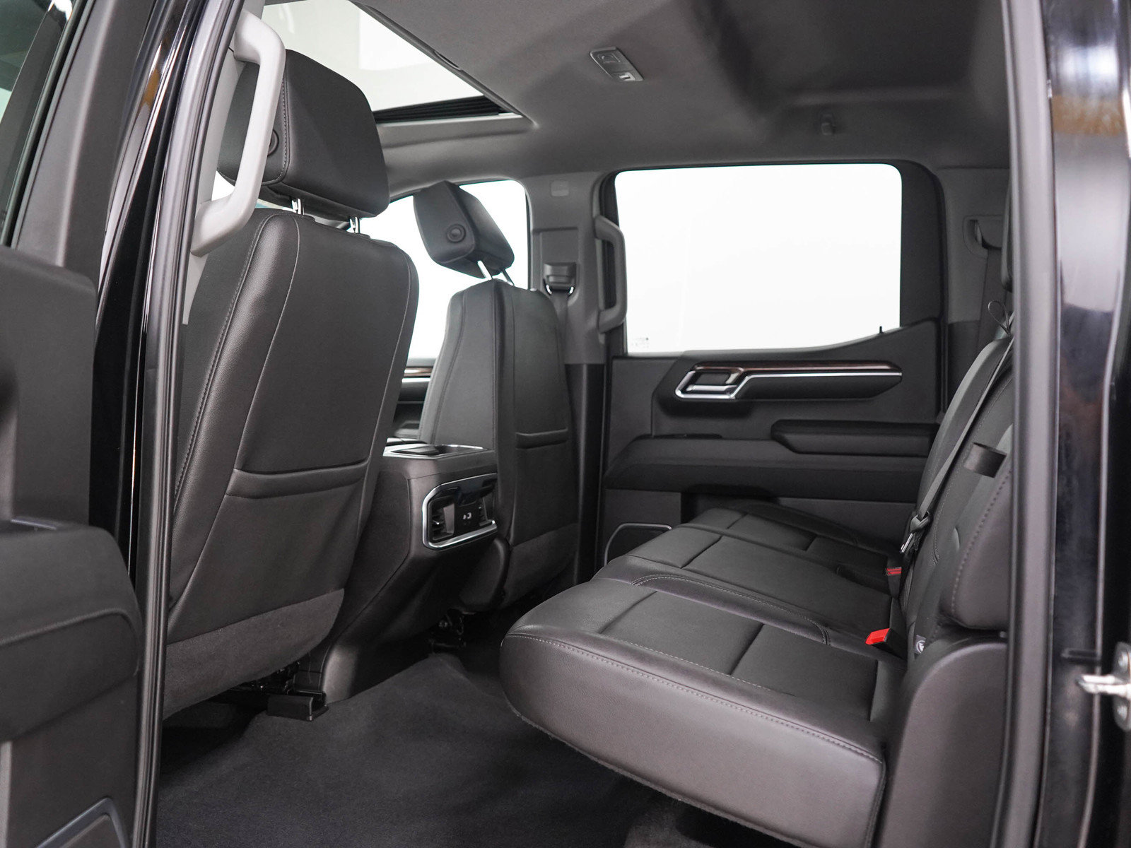 Used 2024 GMC Sierra 1500 Elevation w/ Elevation Premium Package AWD/4WD image 16