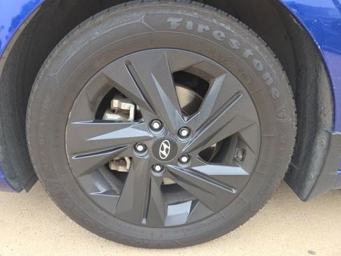 Used 2022 Hyundai Elantra SEL FWD image 7