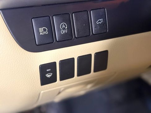 Used 2018 Toyota Highlander XLE AWD/4WD image 17