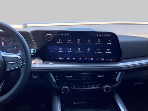 Used 2025 Chevrolet Suburban RST w/ Comfort Package AWD/4WD image 7