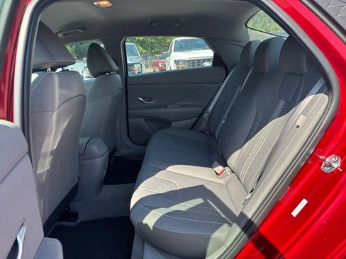 Used 2025 Hyundai Elantra Sport FWD image 11