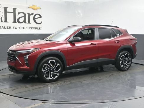Used 2025 Chevrolet Trax RS FWD image 36