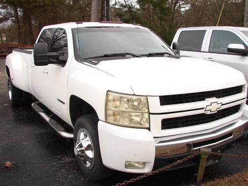 Used 2010 Chevrolet Silverado 3500 LT w/ Interior Plus Package image 2