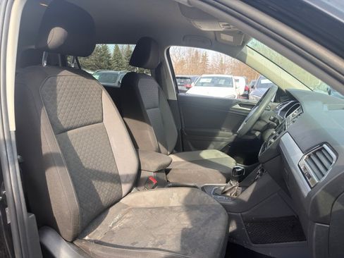 Used 2020 Volkswagen Tiguan S image 28
