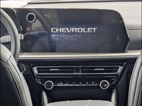 New 2026 Chevrolet Traverse LT w/ Driver Confidence Package AWD/4WD image 23