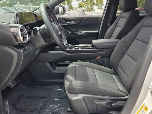 Used 2026 Chevrolet Equinox LT FWD image 10